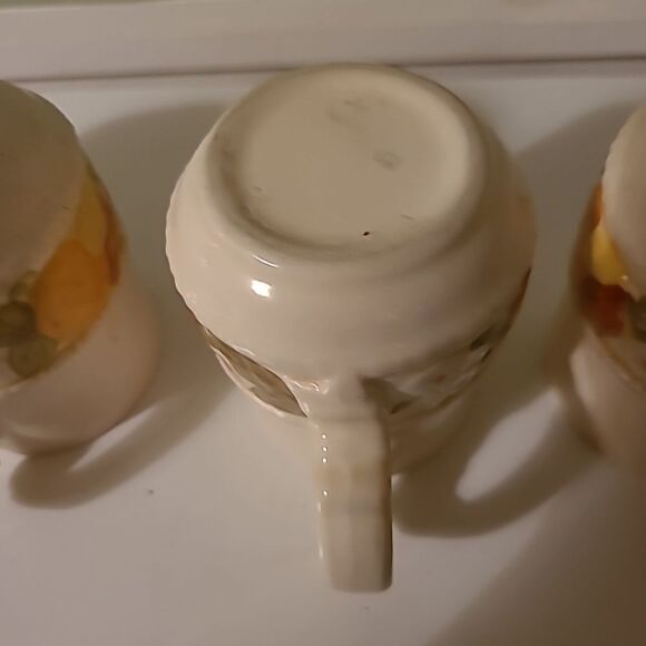 Set of Four Metlox Mugs - Picture 9 of 11